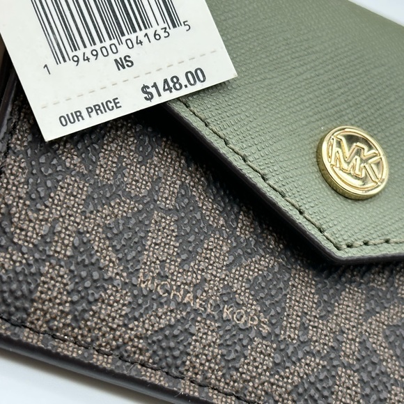 Michael Kors Small Flap Key Ring Card Case - Picture 13 of 14